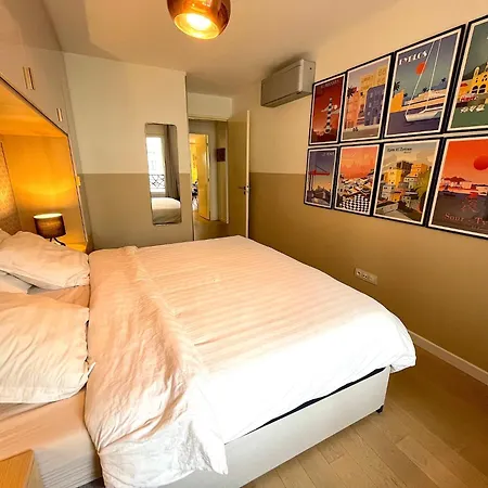 Le Penthouse De *
